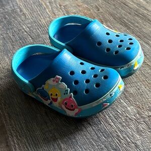 Baby Shark Crocs. Size 8 toddler.